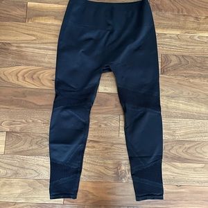 NWT Fabletics Seamless High-waisted Mesh 7/8 Leggings